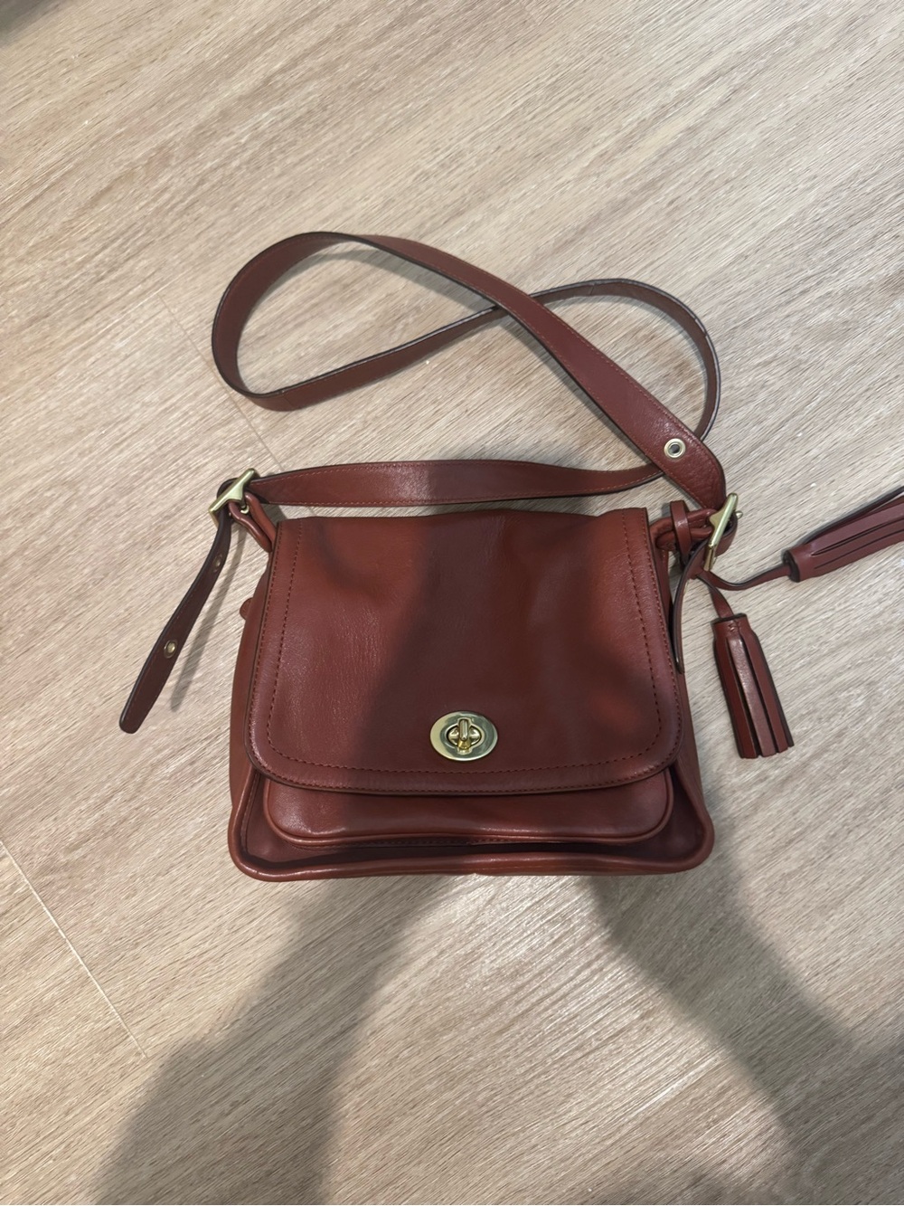 Classic coach Leather Crossbody Bag in Chestnut Brown